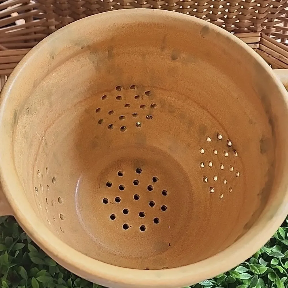 Vintage Art Pottery Berry Collander Jim Davis